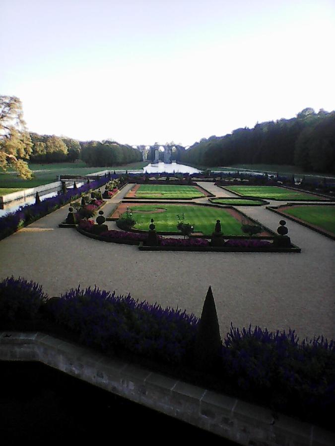 Chambres D'Hotes Gobillon Maintenon Exterior photo